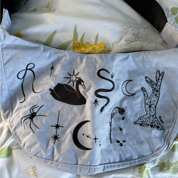 BRAND NEW NWT Baggu Medium Nylon Crescent Bag in Embroidered Ballet Icons - Picture 5 of 6